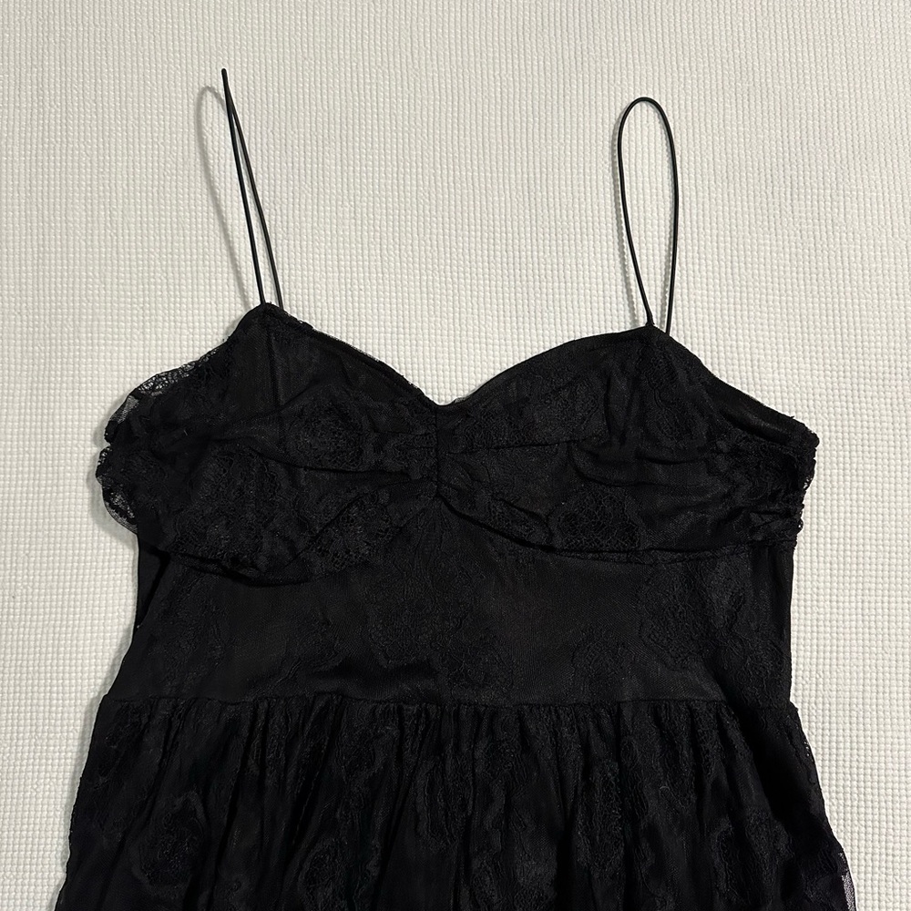 Pretty Little Thing - black lace midi dress